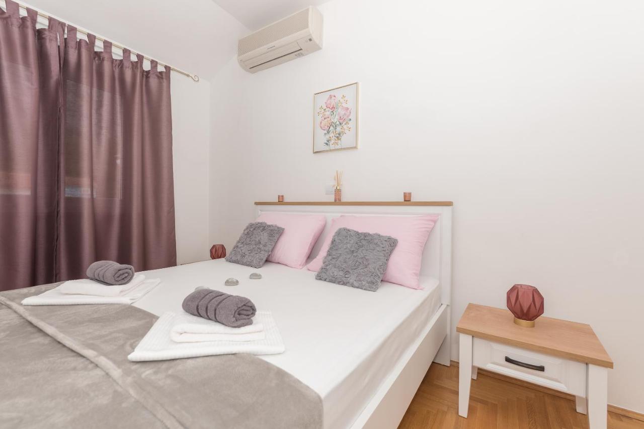 Deluxe 3 Bedroom Apartment With Sea View Baska Voda Exterior photo