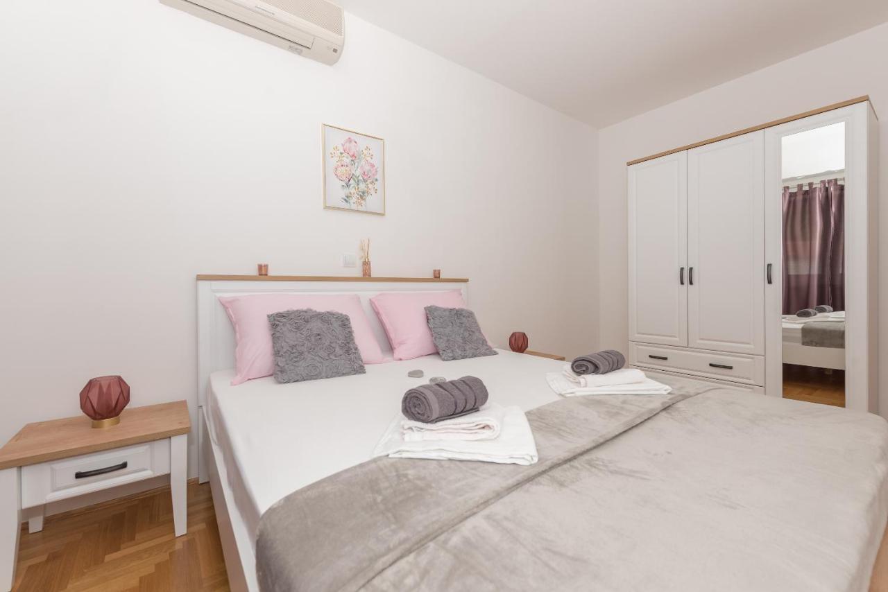 Deluxe 3 Bedroom Apartment With Sea View Baska Voda Exterior photo
