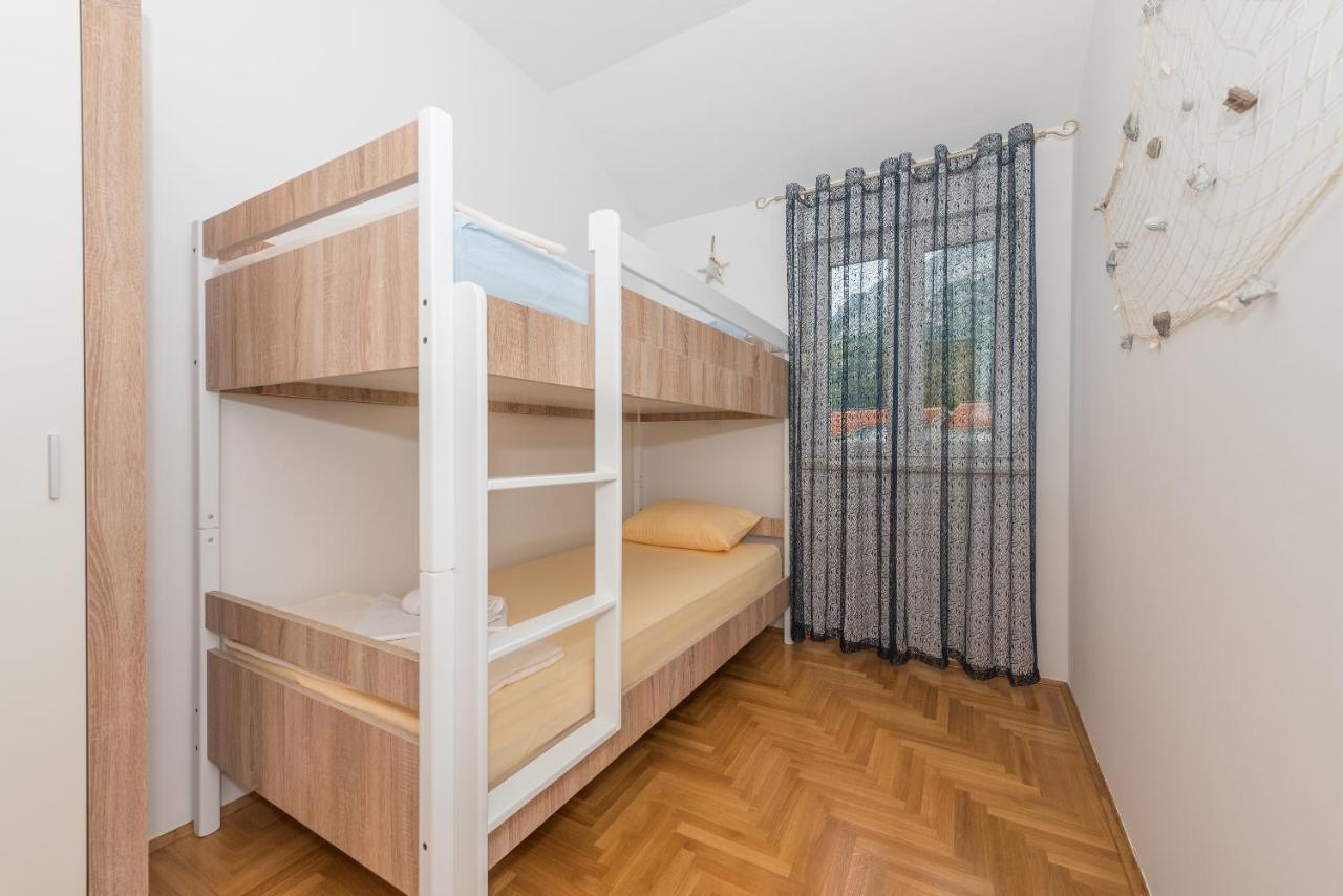 Deluxe 3 Bedroom Apartment With Sea View Baska Voda Exterior photo